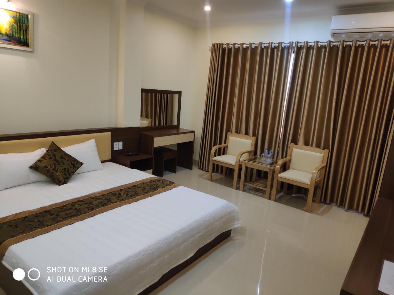 Ngoc Anh Hotel Ha Long Esterno foto