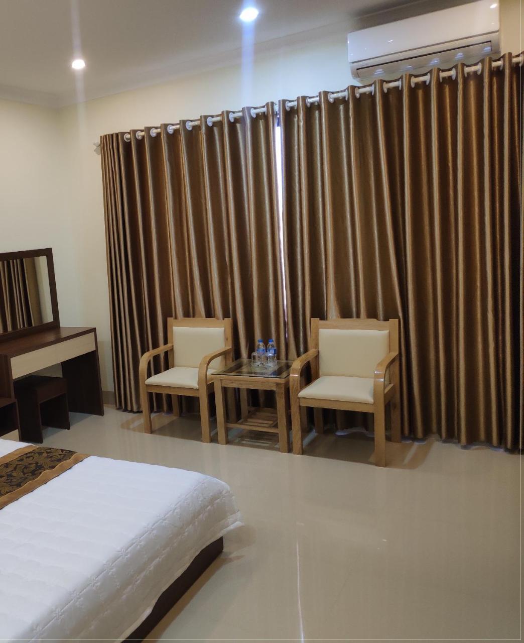 Ngoc Anh Hotel Ha Long Esterno foto